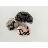 Der Beste Vater Der Welt, Bemalter Stein, Vatertagsgeschenk, Handgemaltes Geschenk Für Ihn, Weihnachtsgeschenk Papa, Strandkieselsteine von HickoryDickoryDots