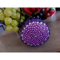 Trauben Dekor Lila Bemalte Rock Essbare Kunst, Dot Artwork Küche Briefbeschwerer, Sommer Obst Muster Wohnkultur Und Garten Akzent von HickoryDickoryDots