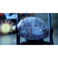 You Are Crushing It Unterstützendes Mantra Handgemaltes Geschenk, Strand Rock Kunstwerk Einzigartiges Geschenk Für Freund Oder Familie, Kleiner von HickoryDickoryDots