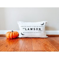 Halloween Kissen Personalisiertes Familienkissen Geschenk Dekor Herbst Gruselige Dekoration von HickoryPointFarm