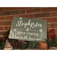 Sleigh Rides & Hot Cocoa Holz Schild | Rustikale Weihnachtsschilder Weihnachts-Lkw-| Baum Farm Cut & Carry Kamin Mantel Dekor von HigdonRanchResQ