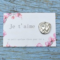 Je T'aime - Handgefertigtes Deutsches Zinn-Amulett Von William Sturt von HighCountryPewter