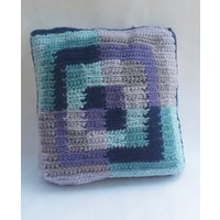 Kissen Mit Quadraten von HillsideMusings