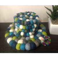 Filzkugel Untersetzer Set. 100 % Wolle von HimaliHandicraft