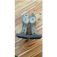 Nachlass-Verkaufsfund Mcnichol & Taylor 1930's Schuhform Auf Filzbodenständer. Arbeiten Sie Als Buchstützen Und Sorgen Für Einen Großartigen von HippityHistory