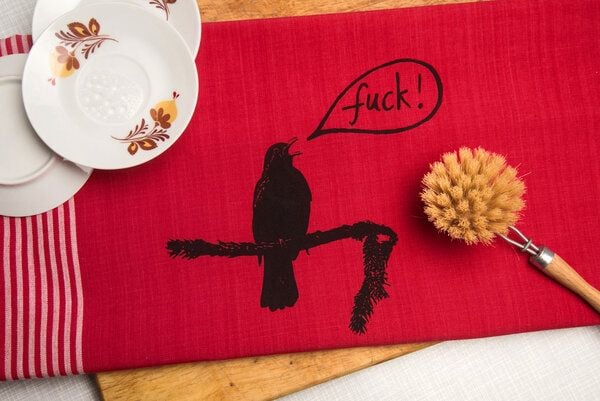 Hirschkind Bio & Fair-Trade-Geschirrtuch "Die Amsel sagt fuck" rot Hirschkind Bio & Fair-Trade-Geschirrtuch "Die Amsel sagt fuck" rot von Hirschkind