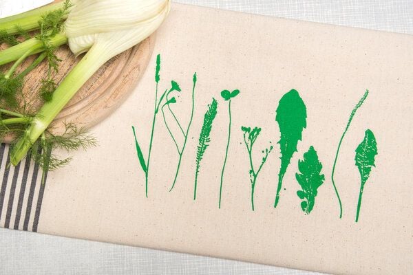 Hirschkind Bio- & Fair-Trade-Geschirrtuch 'Finnischer Garten' naturfarben von Hirschkind