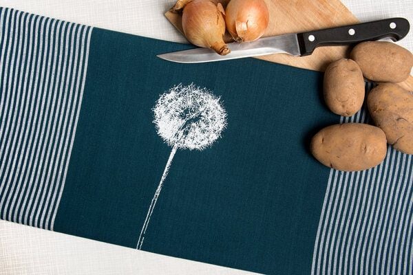 Hirschkind Bio & Fair-Trade-Geschirrtuch "Pusteblume" von Hirschkind