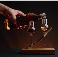 Whisky Liebhaber Geschenk Schnapsglashalter Whisky Liebhaber Geschenk Schnapsglashalter von Hirschmoebel