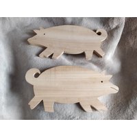 2 Altes Distressed Ferkel Schneidebrett, Frühstücksbrett Aus Holz, Vintage, Brokante Style, Deutsch Rustikal von Historyprops