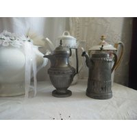 2 Zinn Kaffeekannen Ca 1800-1850, Antike Deutsche Kaffeekanne, Biedermeier, Schlichtheit, Shabby Chic, Brocante, Kaffeekanne Aus Zinn, Viktorianisch von Historyprops