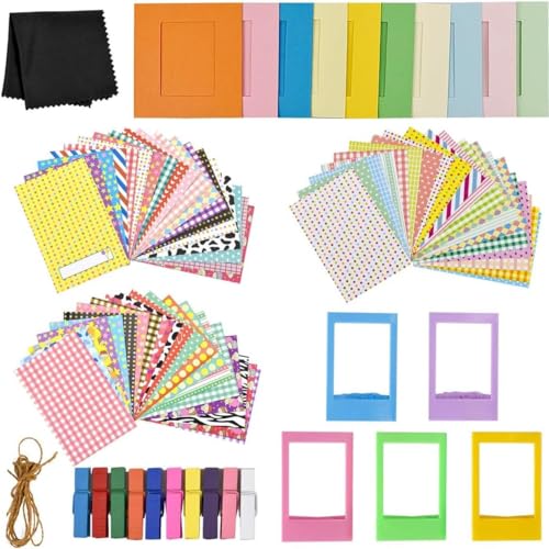 HoaaiGo 86 Pcs Sofortbildkamera Mini Zubehör, 60 Foto Rahmen Aufkleber, 10 Fotos Papierrahmen, 10 Bunte Hängende Klammern mit Schnur, 5 Kunststoff Fotorahmen und 1 Mikrofasertuch, für Mini 9 8 8+ HoaaiGo 86 Pcs Sofortbildkamera Mini Zubehör, 60 Foto Rahmen Aufkleber, 10 Fotos Papierrahmen, 10 Bunte Hängende Klammern mit Schnur, 5 Kunststoff Fotorahmen und 1 Mikrofasertuch, für Mini 9 8 8+ von HoaaiGo