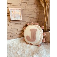 Punch Needle Kissenbezug Mit Buchtaben - Personalisiertes Baby Geschenk- Boho Deko Kinderzimmer Handgemacht Punch Needle Kissenbezug Mit Buchtaben - Personalisiertes Baby Geschenk- Boho Deko Kinderzimmer Handgemacht von Hobbytraumdesing