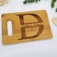 Personalisiertes Bambus Schneidebrett Geschenk Für Die Küche Personalisiertes Bambus Schneidebrett Geschenk Für Die Küche von HodgeMill