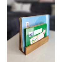 Großer Halter Für A4 Querformat/ Ständer Prospekte Aus Eiche/ Werbeaufsteller Holz von HoelzchenUStoeffchen