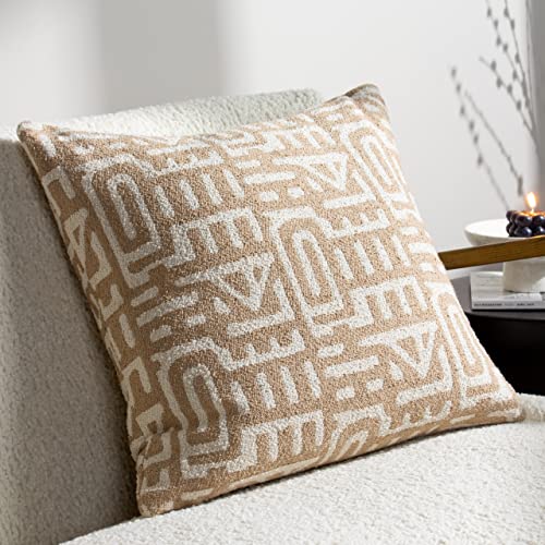 Hoem Samos Geometrisches Jacquard-Kissen, gefüllt mit Federn Hoem Samos Geometrisches Jacquard-Kissen, gefüllt mit Federn von Hoem