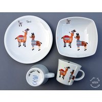 Kindergeschirr 3-Teilig Porzellan Lama Wunschname Frühstücksservice Becher Müsli Breischale Geschenk Baby Erster Geburtstag Personalisiert von HoeschPorzellan