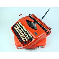 Vintage Schreibmaschine Adler Tessy Aus Den 70Er Jahren - Top Zustand Vintage Schreibmaschine Adler Tessy Aus Den 70Er Jahren - Top Zustand von Hogusch