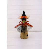 Gedrechseltes Holz, Hexe - Handgedrechselte Eldarica Kiefer Hexe, Halloween Dekoration, Ornament, Primitive Dekor von HolidayGirlsBoutique