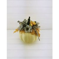 Herbst Deko, Baumspitze, Sahne Kürbis Mit Herbstlaub - Baum Topper, Ernte Centerpiece, Thanksgiving Dekoration von HolidayGirlsBoutique