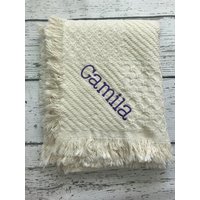 Monogrammierte Überwurf/Bestickter von HollandHartDesigns
