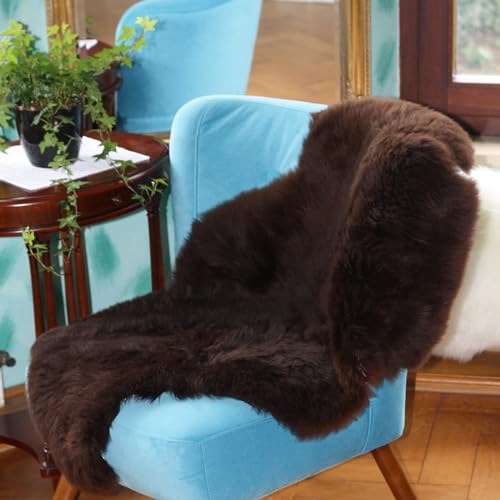 Hollert Lammfell Espresso 110-120 cm echtes Merino Schaffell kuschelig weich Teppich ökologische Gerbung von Deutschen Schäfereien Naturform Dekofell Premium Schaffell Läufer Sitzunterlage von Hollert