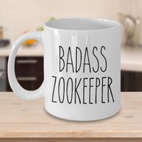 Lustige Tasse Für Zoobesitzer, Badass Zookeeper, Lustiges Geschenk Tierpfleger Geschenk, Zoo Mitarbeiter Coworker Chef von HolleyGirlDesigns