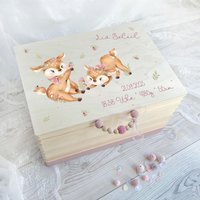 Baby Erinnerungsbox Mit Reh-Motiv | Verspielte Rehkitze Blumen Geschenk Zur Geburt & Taufe Erinnerungskiste Für Besondere Momente von HolliWoodKids