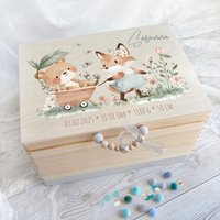 Erinnerungskiste Für Babys | Füchsin Schiebt Bären Im Holzwagen Geschenk Junge & Mädchen Erinnerungskiste Für Babys | Füchsin Schiebt Bären Im Holzwagen Geschenk Junge & Mädchen von HolliWoodKids