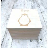 Holzbox Andenken Baby Kind Schatztruhe Geschenk Pinguin Holzbox Andenken Baby Kind Schatztruhe Geschenk Pinguin von HollyandPaul