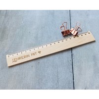 Holzlineal Graviert Lehrerin Mit Herz von HollyandPaul