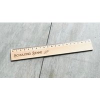 Holzlineal Graviert Personalisiert Rakete Holzlineal Graviert Personalisiert Rakete von HollyandPaul