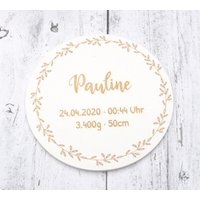 Holzschild Personalisiert Name Und Daten Baby Kind Ranke Blätter Holzschild Personalisiert Name Und Daten Baby Kind Ranke Blätter von HollyandPaul