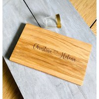 Schneidebrett Aus Eiche Zwei Namen Und Herz Schneidebrett Aus Eiche Zwei Namen Und Herz von HollyandPaul
