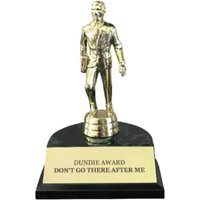 Don't Go in There After Me Dundie Award Trophy The Office Tv Show Michael Scott Kevin Dunder Mifflin Dundies Poop Toilette Badezimmer Geschenkidee von HollywoodByRachel