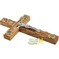 25 cm Wand Kreuz Kruzifix - Heiliges Land Olivenholz 4 Gläser Gefüllt Mit Blumen, Weihrauch, Stein Und Olivenblättern Religiöses Dekor 25 cm Wand Kreuz Kruzifix - Heiliges Land Olivenholz 4 Gläser Gefüllt Mit Blumen, Weihrauch, Stein Und Olivenblättern Religiöses Dekor von HolyLandCarvingsCo