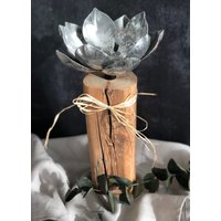 Altholz | Balken Mit Blume Aus Metall Windlicht Kerzenhalter Upcycling| Dekoration Holzdesign von HolzRevival