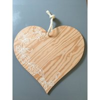 Herz Aus Holz - Mit Efeu Handbemalt | Ca. 30 X 28 cm von HolzSchildShop