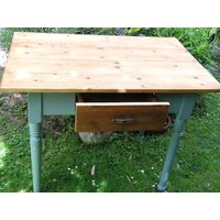 Tischchen Antik, Weichholz, Schublade, Vintage, Shabby Chic von HolzSpielTroedel