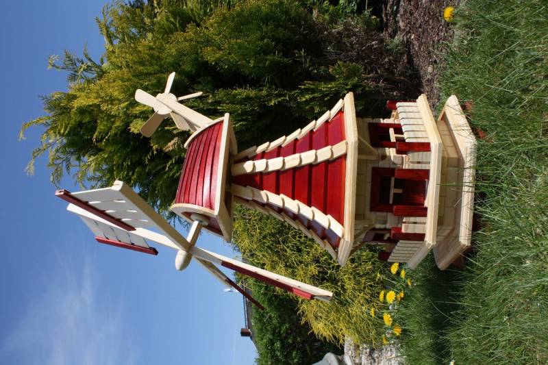 Holzdekoladen Deko-Windrad Holländische Windmühle aus Holz mit Solar Typ 2 von Holzdekoladen