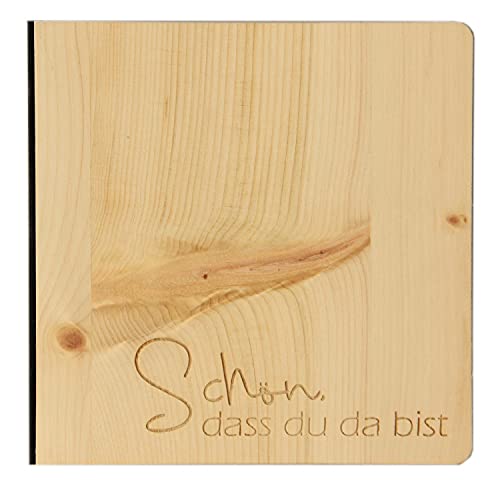 Holz Gästebuch mit eingraviertem Schriftzug "Schön, dass du da bist", Fotoalbum und Stammbuch für verschiedene Anlässe, bestehend aus Echtholz, Zirbenholzcover von Holzgrusskarten.at