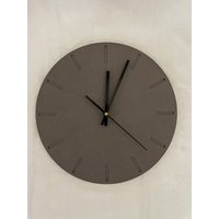Moderne Wanduhr Aus Grauem Mdf 30cm Groß Auf Wunsch Auch Personalisierbar Als Geschenk von Holzguhl