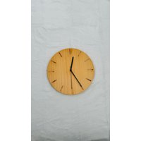 Moderne Wanduhr Aus Multiplex Ami Ahorn 30cm Groß Auch Personalisierbar Als Geschenk von Holzguhl