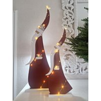 Nikolaus Aus Holz, Fensterdekoration, Beleuchtet, Dunkelrot Nikolaus Aus Holz, Fensterdekoration, Beleuchtet, Dunkelrot von HolzkunstSchaetze