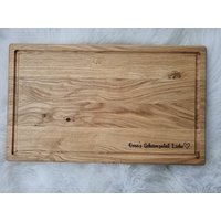 Massivholz Schneidebrett Mit Saftrille Und Personalisierung Massivholz Schneidebrett Mit Saftrille Und Personalisierung von Holzschmiede24