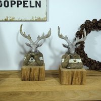 Edler Hirschkopf Auf Handgefertigtem Holzsockel - Winterliche Figuren Für Die Besinnliche Zeit Festliche Deko Advent & Weihnachten von HolzstuebchenEnniger
