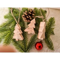 Christbaumanhänger Mit Rinde, Baumschmuck, Birkenrinde Tannenbaum Christbaumanhänger Mit Rinde, Baumschmuck, Birkenrinde Tannenbaum von HolzwurmHandwerk
