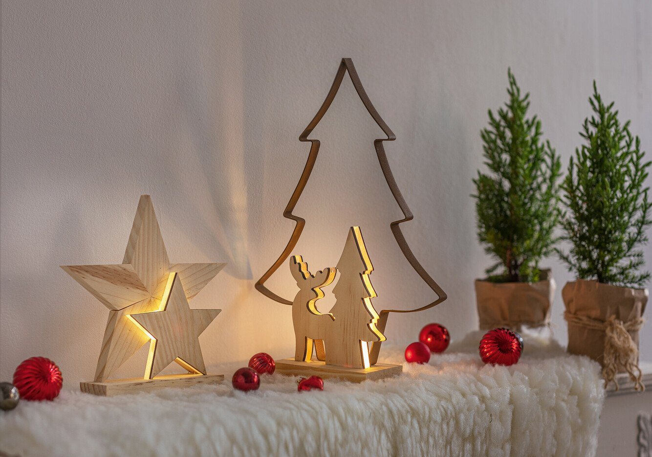 Home-trends24.de Weihnachtsfigur LED Deko Tanne Elch Holz Metall Weihnachtsdeko Weihnachtsbeleuchtung von Home-trends24.de