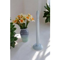 Küchenrollenhalter Aus Holz Mit Hellblauem Satin Finish. Handgefertigt in Großbritannien von Home4Wood