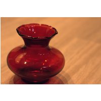 Anchor Hocking - Vintage Royal Ruby Vase Mit Gekörntem Verschluss von HomeAgainVintageCo